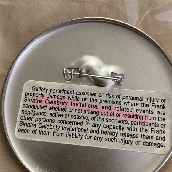 Vintage Frank Sinatra “Puppy Love” Celebrity Inventational 02 /18-19/20 PIN EUC - Picture 2 of 4